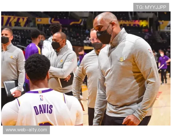 伯明翰主帅抗议判罚染红助教力挺称这是戴维斯的宝贵优点之一体现